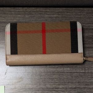 New Burberry Nova Check Beige Long Zip Wallet With Tags